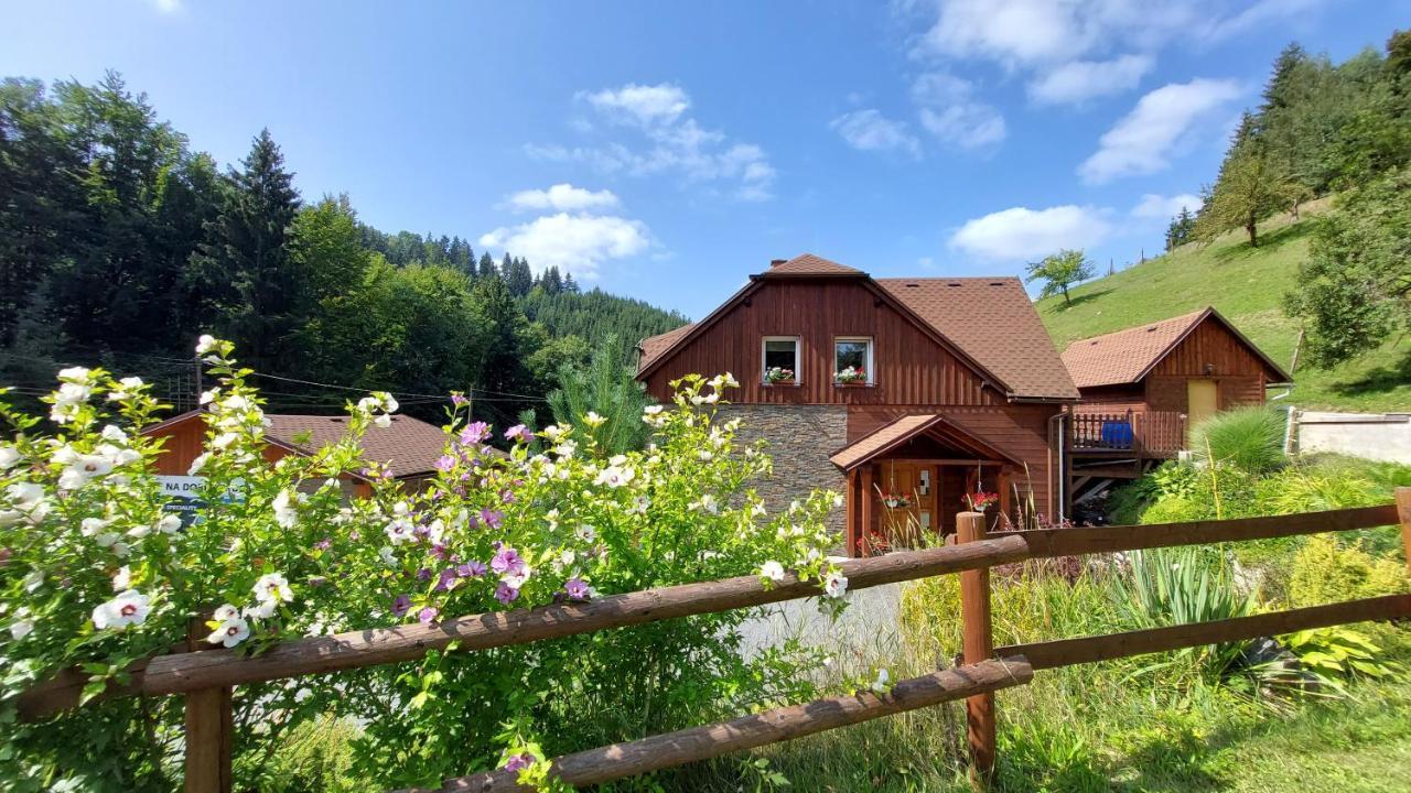 Hotel U Veselé lišky à Hutisko Extérieur photo