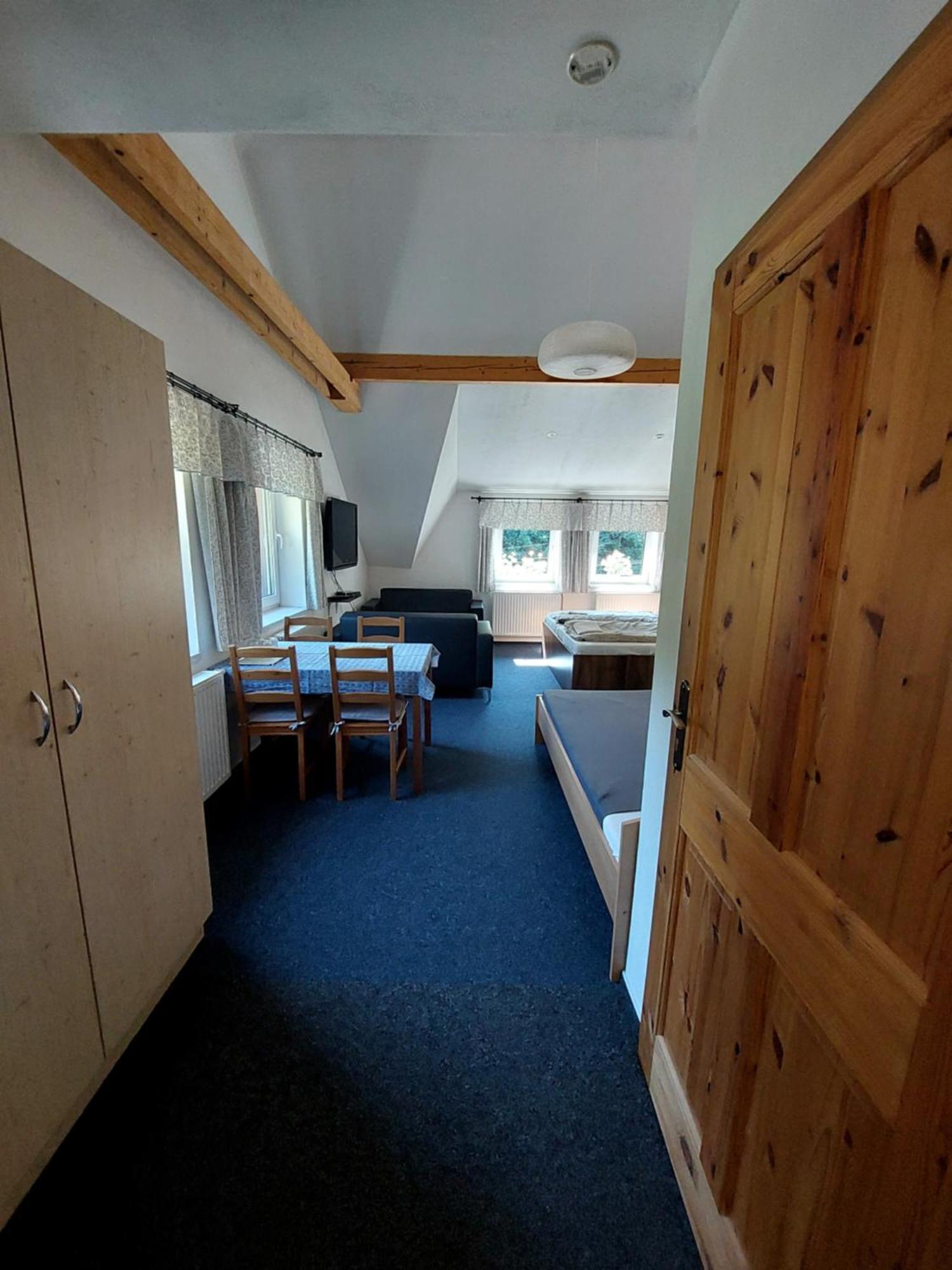 Hotel U Veselé lišky à Hutisko Extérieur photo