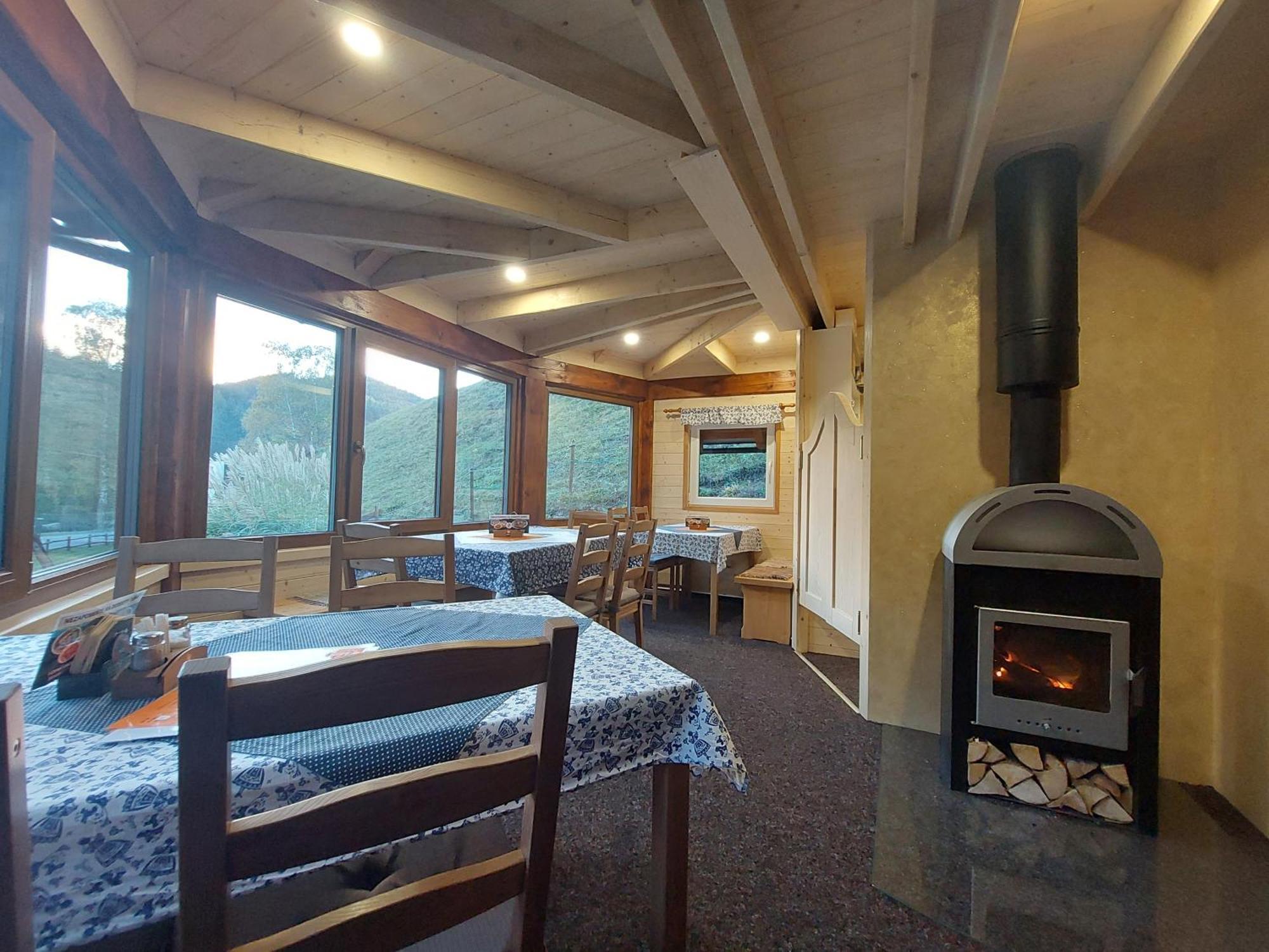 Hotel U Veselé lišky à Hutisko Extérieur photo