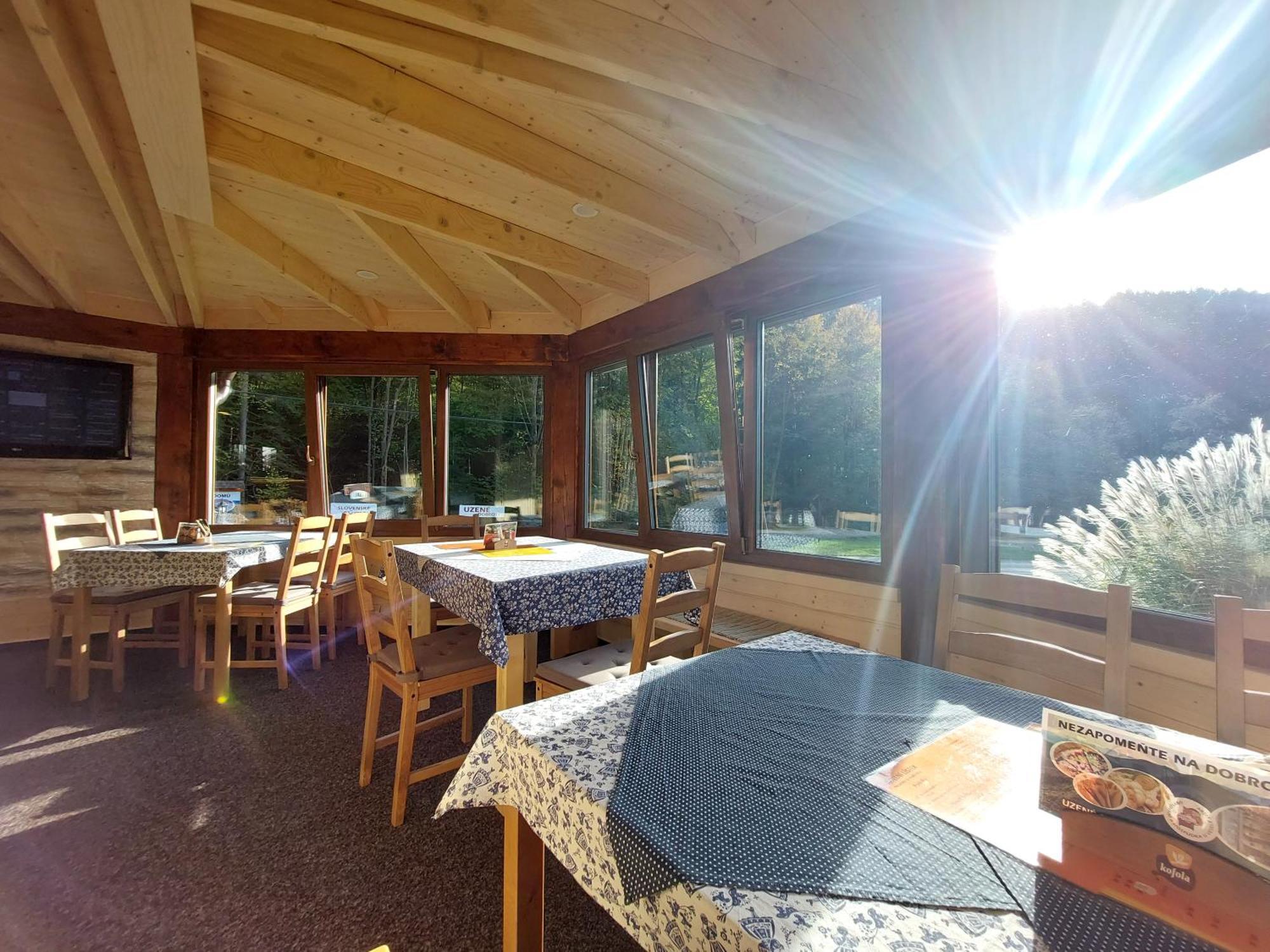 Hotel U Veselé lišky à Hutisko Extérieur photo