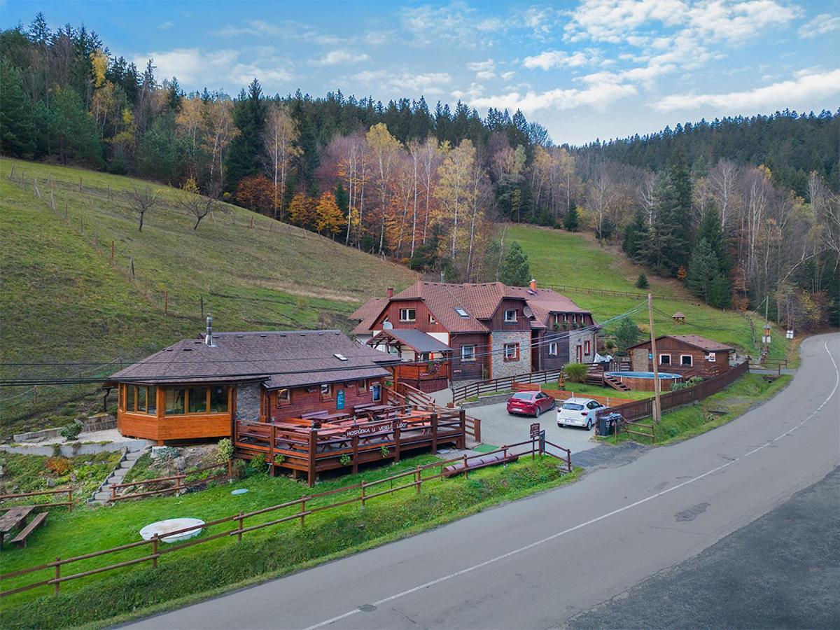 Hotel U Veselé lišky à Hutisko Extérieur photo